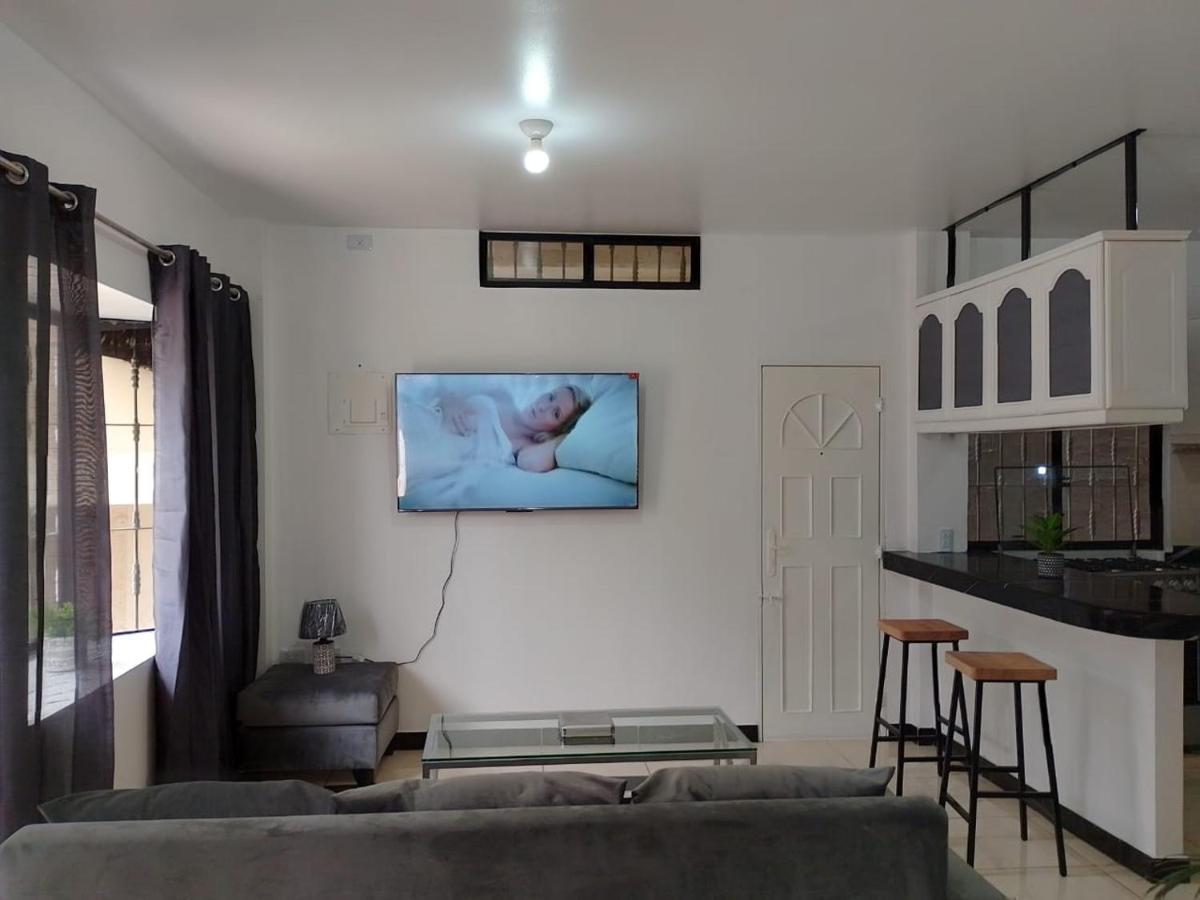 Comfortable 3-Bedroom Apartment, Close To The American Consulate Гуаякиль Экстерьер фото