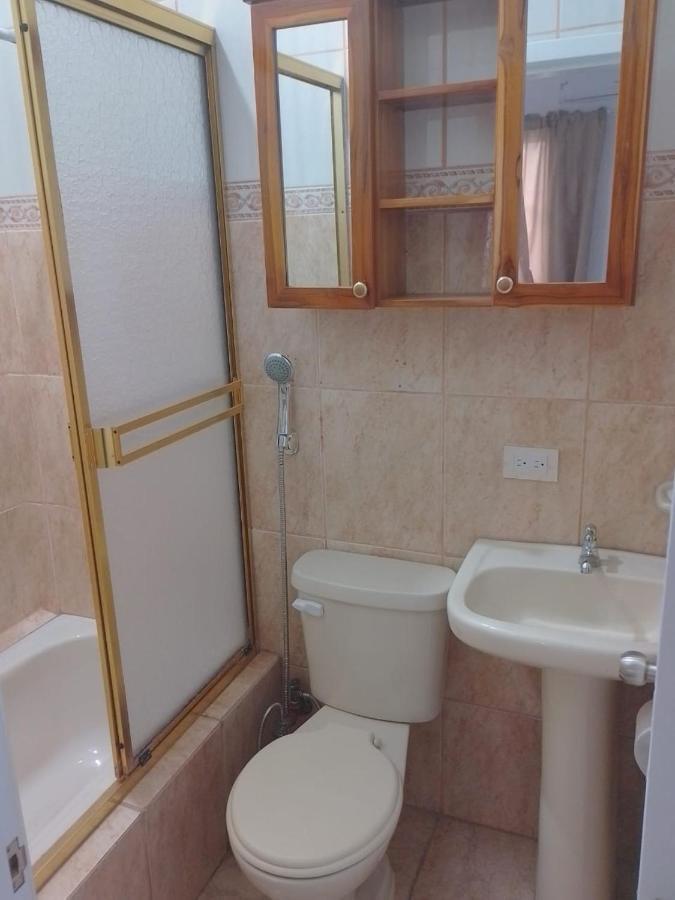 Comfortable 3-Bedroom Apartment, Close To The American Consulate Гуаякиль Экстерьер фото